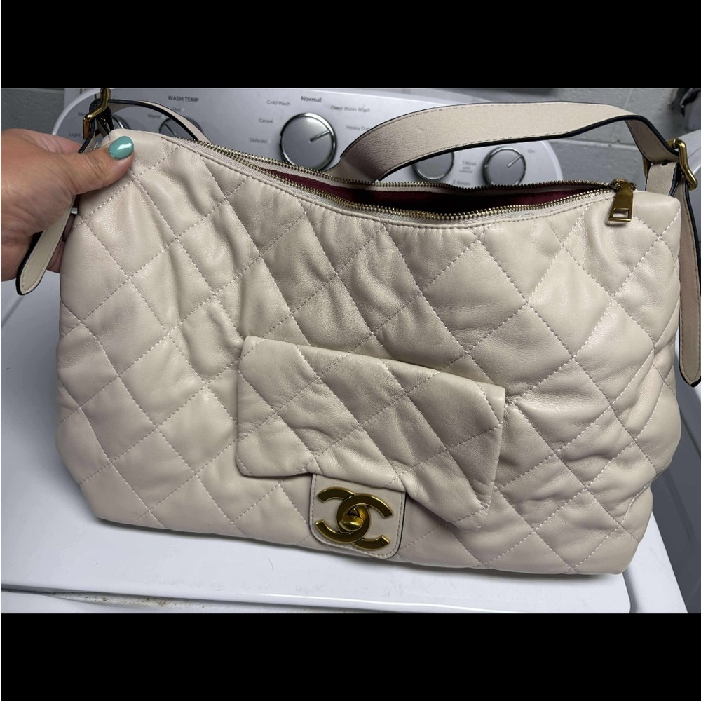 Chic Beige Quilted Shoulder Bag